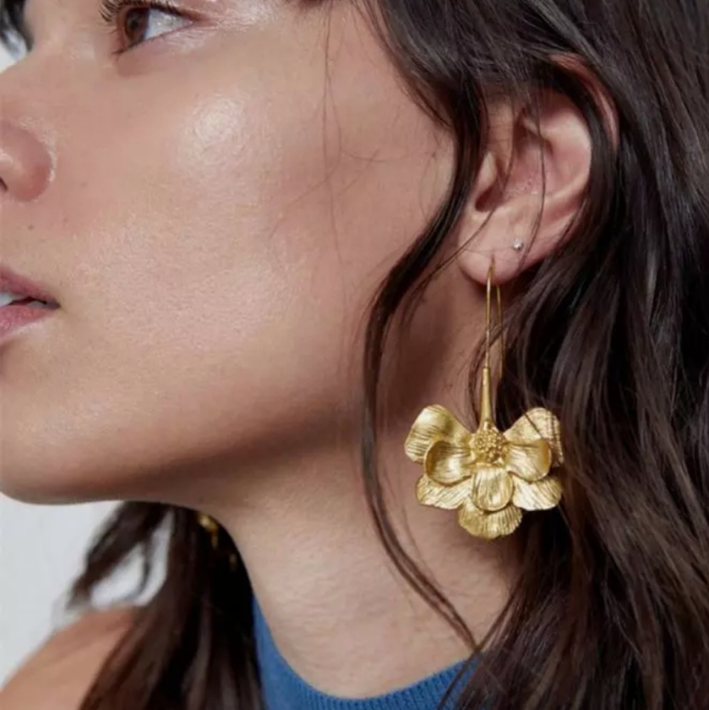 Gold toned leaf earrings